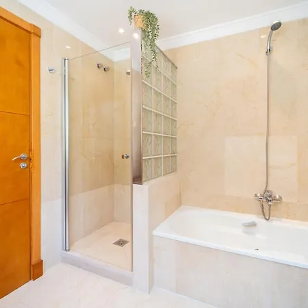 Апартаменти Aloha Hill - Tcm